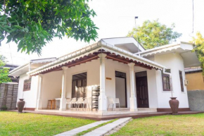 VENUS VILLA - Near Airport